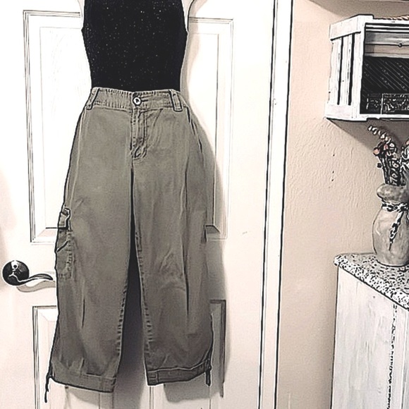Liz Claiborne Vintage Army Olive Avacado Green Low Rise Cargo Utility Capris - Picture 1 of 16